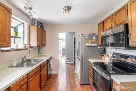 5814 37th Street SE Auburn WA 98092
