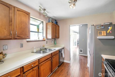 5814 37th Street SE Auburn WA 98092