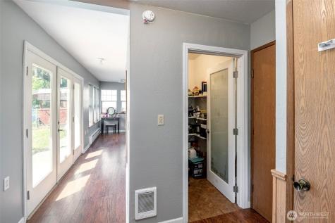 5814 37th Street SE Auburn WA 98092