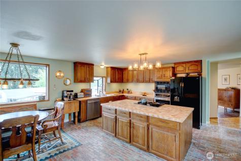 2259 Happy Valley Road Oak Harbor WA 98277