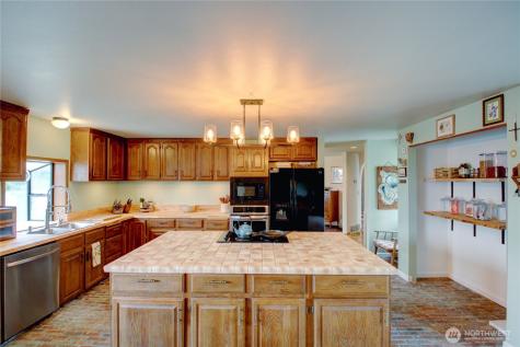 2259 Happy Valley Road Oak Harbor WA 98277
