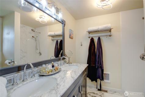 2259 Happy Valley Road Oak Harbor WA 98277