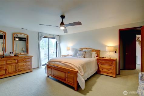 2259 Happy Valley Road Oak Harbor WA 98277