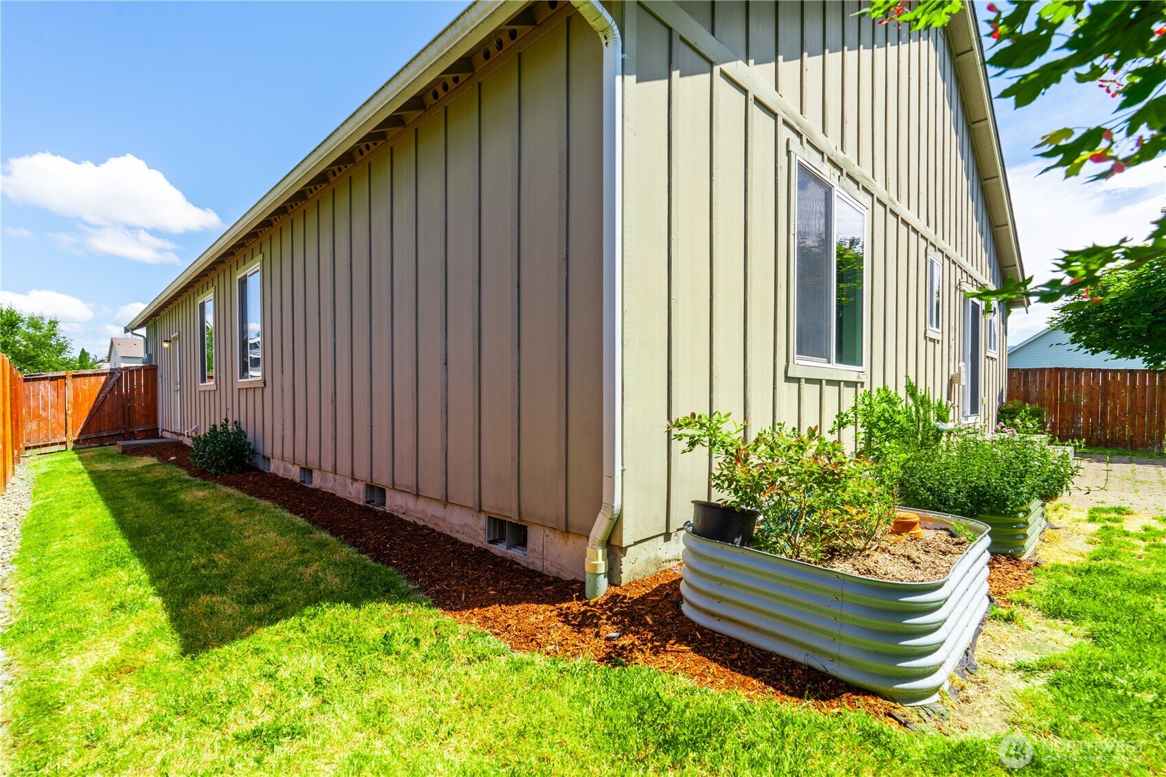 242 Riggs Drive E Enumclaw WA 98022