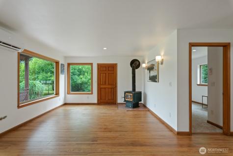 6373 Eastwood Road Deming WA 98244