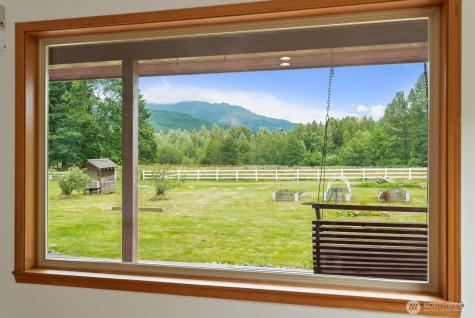 6373 Eastwood Road Deming WA 98244
