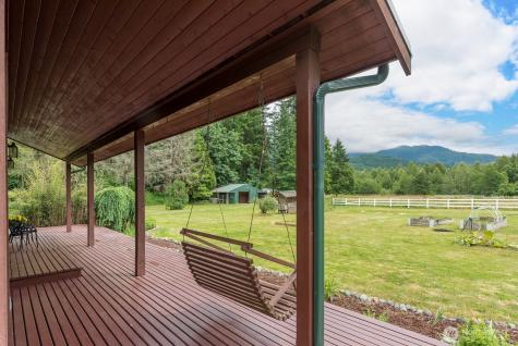 6373 Eastwood Road Deming WA 98244