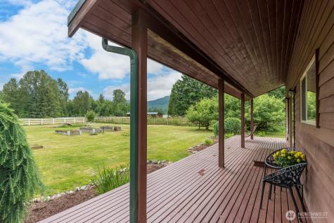 6373 Eastwood Road Deming WA 98244
