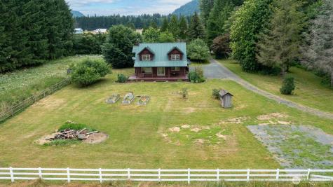6373 Eastwood Road Deming WA 98244