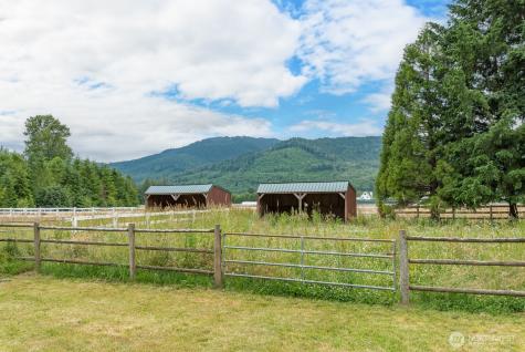 6373 Eastwood Road Deming WA 98244