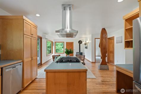 6373 Eastwood Road Deming WA 98244