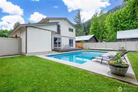 208 West Leavenworth WA 98826