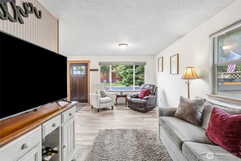208 West Leavenworth WA 98826