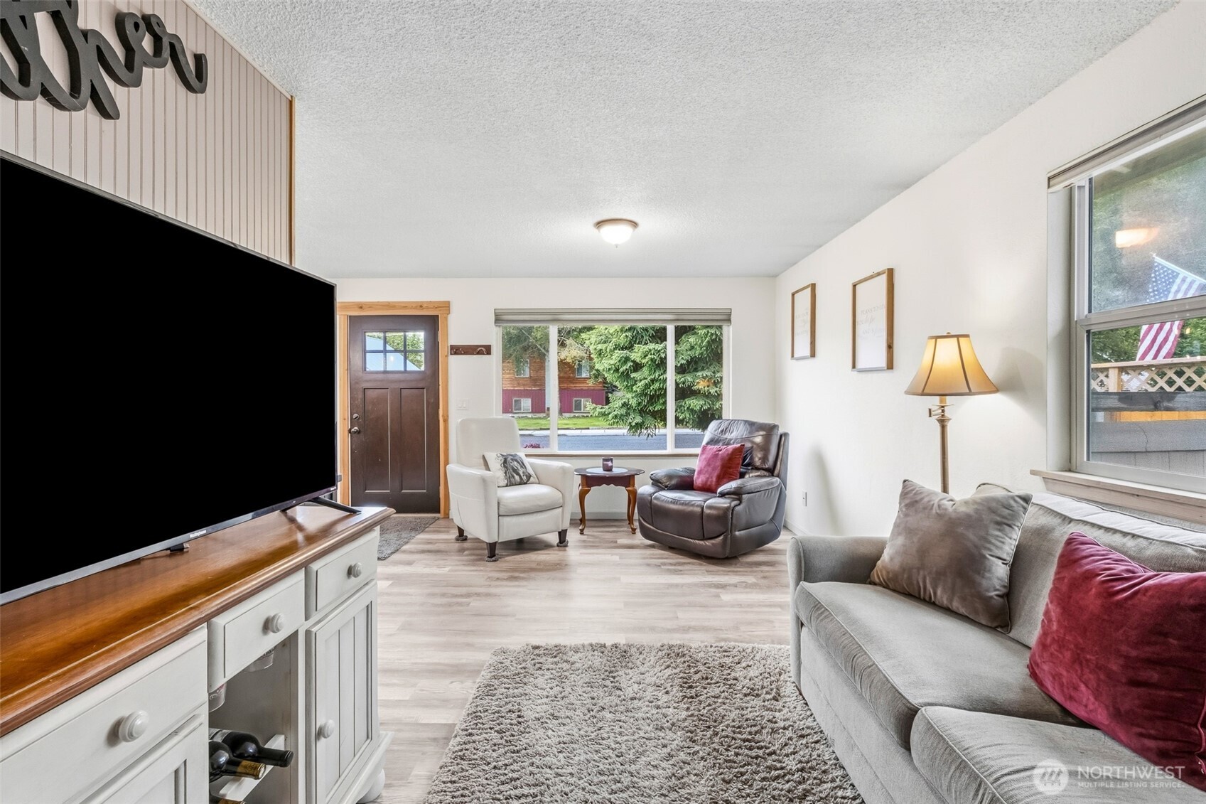 208 West Leavenworth WA 98826
