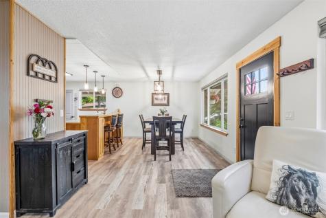 208 West Leavenworth WA 98826