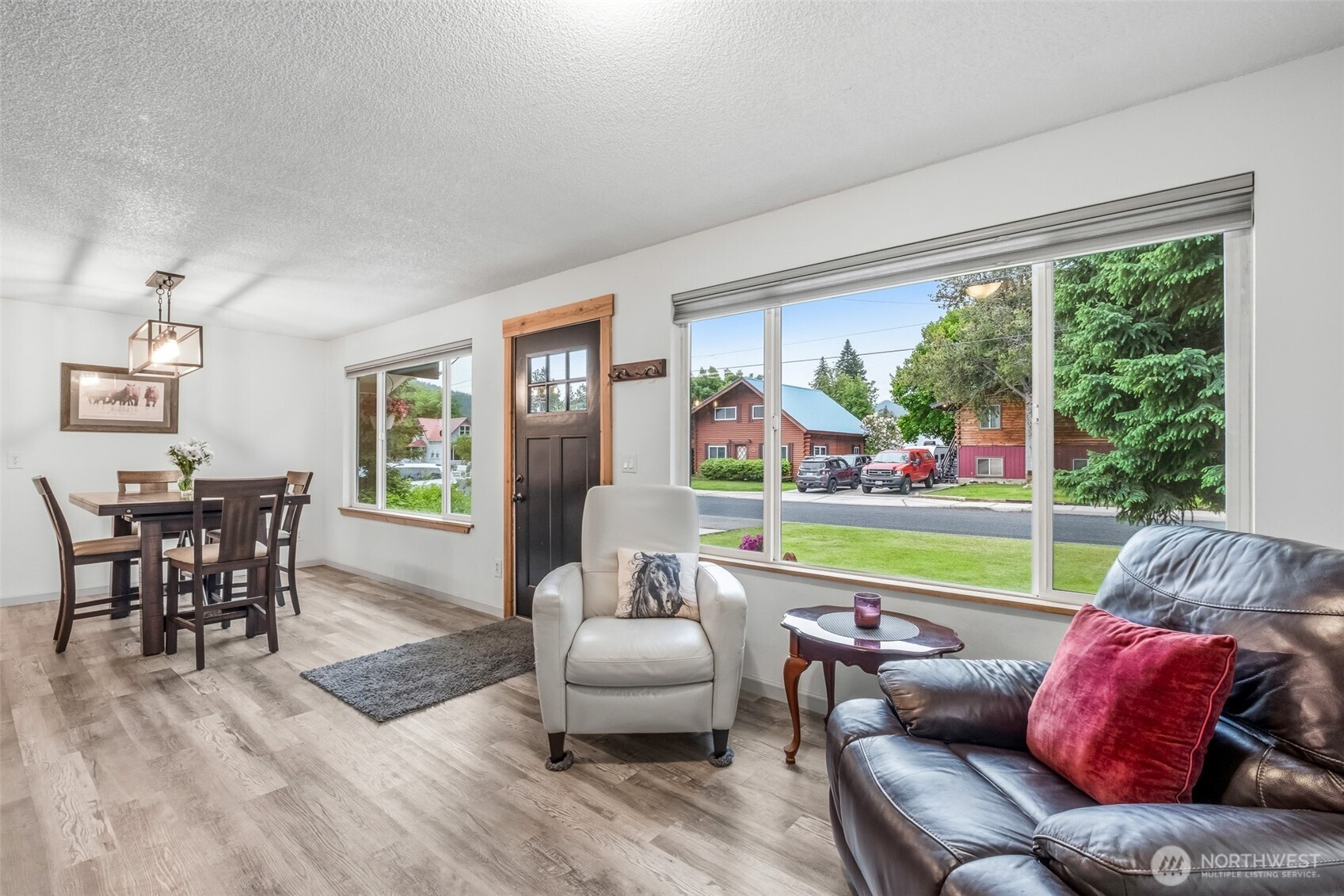 208 West Leavenworth WA 98826
