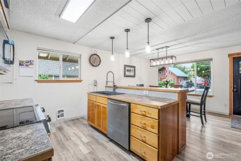 208 West Leavenworth WA 98826