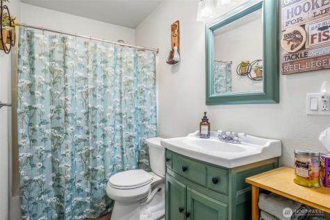 208 West Leavenworth WA 98826