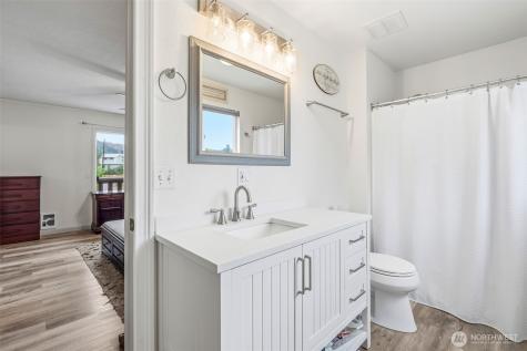 208 West Leavenworth WA 98826