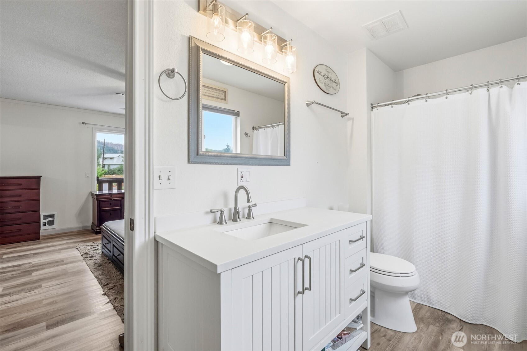 208 West Leavenworth WA 98826