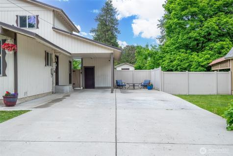 208 West Leavenworth WA 98826