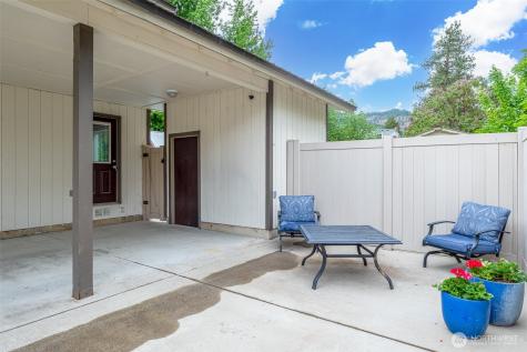 208 West Leavenworth WA 98826