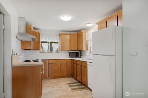 17198 Viking Way NW Poulsbo WA 98370