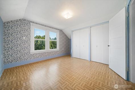 17198 Viking Way NW Poulsbo WA 98370