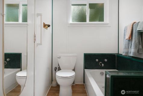 17198 Viking Way NW Poulsbo WA 98370