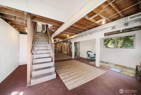 17198 Viking Way NW Poulsbo WA 98370