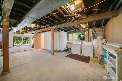 17198 Viking Way NW Poulsbo WA 98370