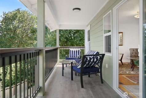 17198 Viking Way NW Poulsbo WA 98370