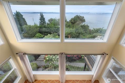 10879 Bill Point Circle NE Bainbridge Island WA 98110