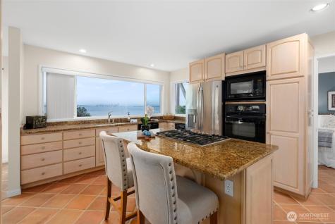 10879 Bill Point Circle NE Bainbridge Island WA 98110