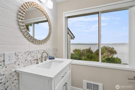 10879 Bill Point Circle NE Bainbridge Island WA 98110