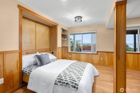 10879 Bill Point Circle NE Bainbridge Island WA 98110