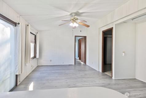 225 NE Ernst Street Oak Harbor WA 98277