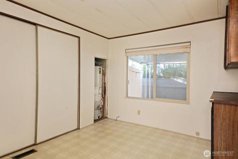 225 NE Ernst Street Oak Harbor WA 98277