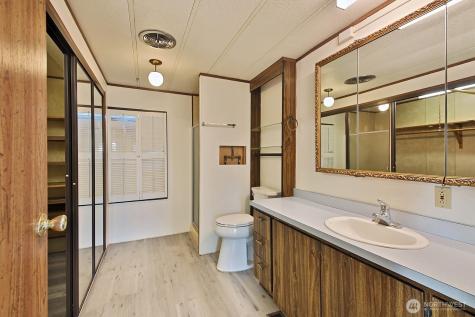 225 NE Ernst Street Oak Harbor WA 98277