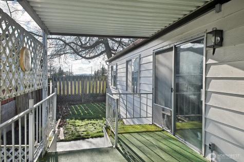 225 NE Ernst Street Oak Harbor WA 98277