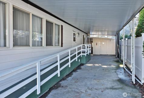 225 NE Ernst Street Oak Harbor WA 98277
