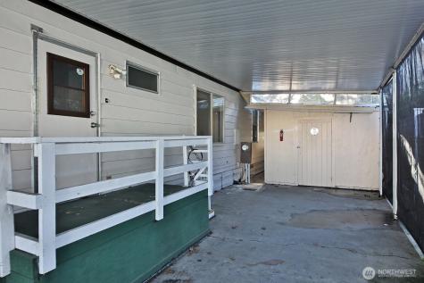 225 NE Ernst Street Oak Harbor WA 98277
