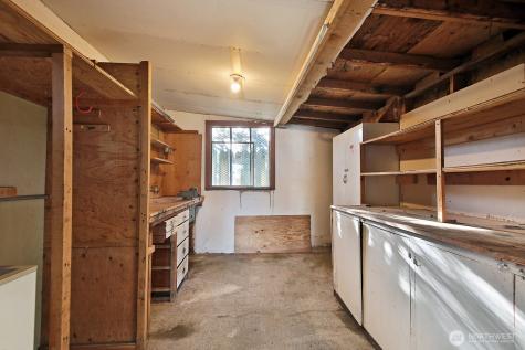 225 NE Ernst Street Oak Harbor WA 98277