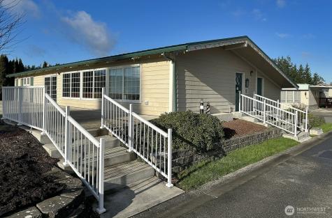 225 NE Ernst Street Oak Harbor WA 98277