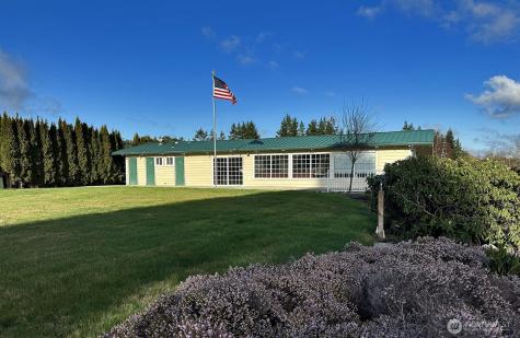 225 NE Ernst Street Oak Harbor WA 98277