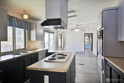 225 NE Ernst Street Oak Harbor WA 98277