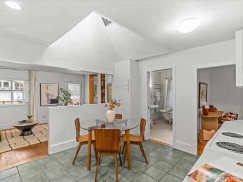 8117 17th Avenue SW Seattle WA 98106