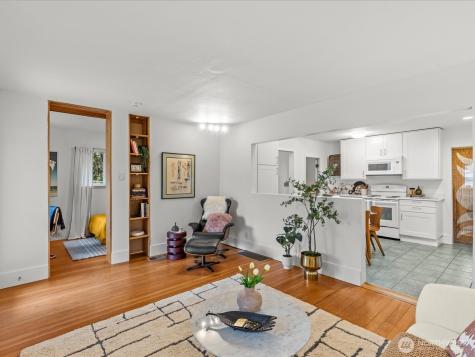 8117 17th Avenue SW Seattle WA 98106