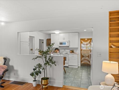 8117 17th Avenue SW Seattle WA 98106
