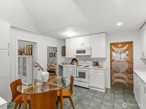 8117 17th Avenue SW Seattle WA 98106